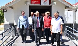 Diyarbakır Valisi Zorluoğlu, Kızılay bağışçıları ve yöneticileriyle buluştu