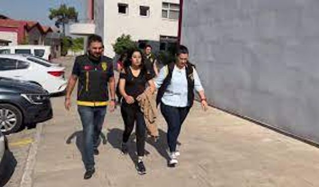 Kapıyı eski eşinin üzerine kilitleyip, evi ateşe verdi